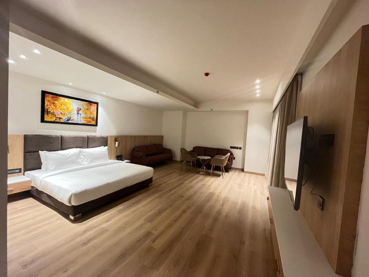 Hotel Dayal Gateway Lucknow Exterior foto